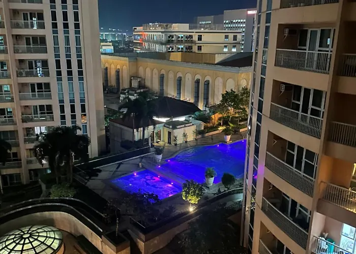 Pretty Cool @venice Luxury Residences With Netflix